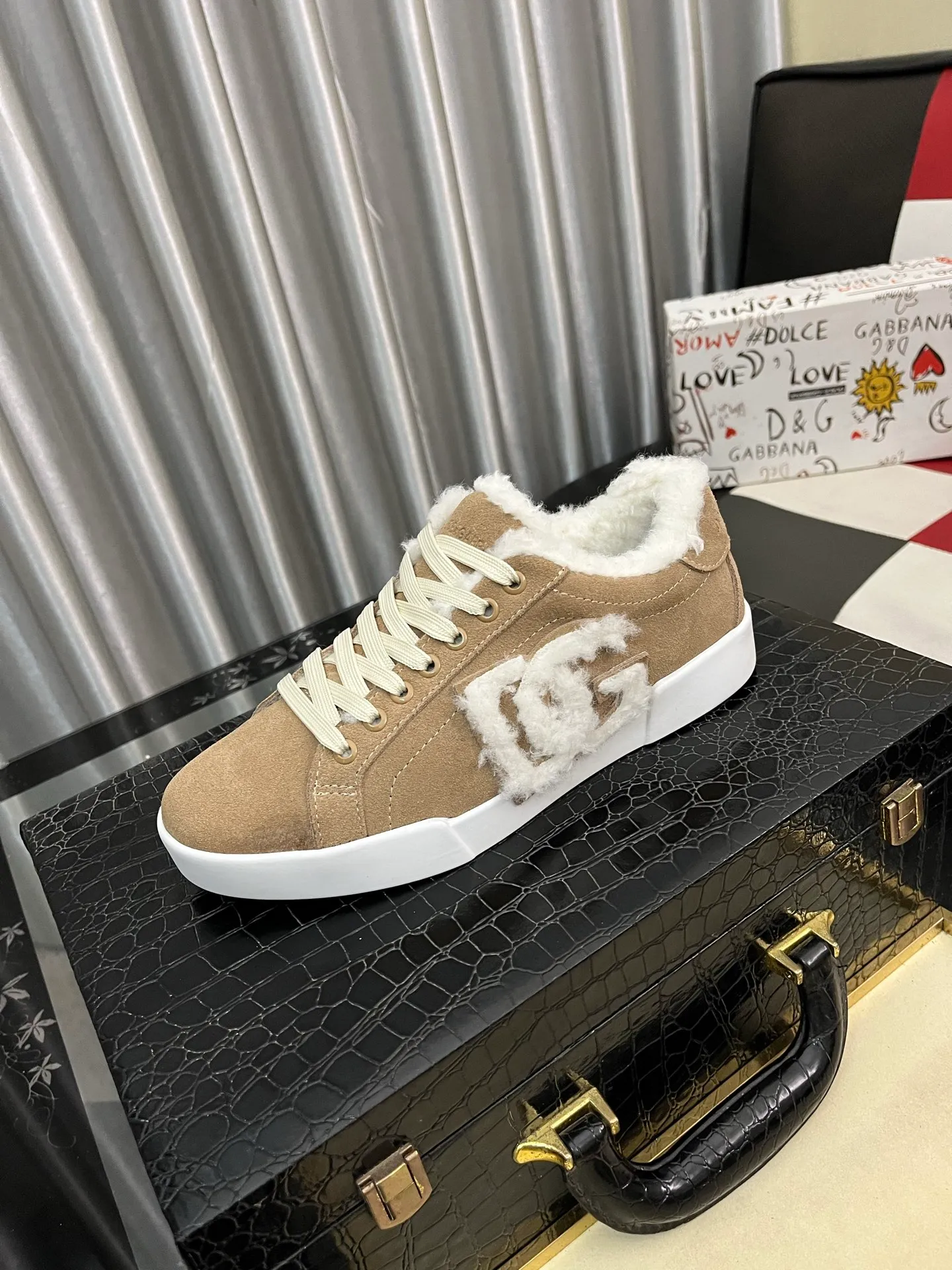 Men's men's shoes💰420⌚️⌚️New DG Dolce & Gabbana high-end couple's sports and casual shoes, imported cowhide, multiple material splicing design➕Imported cowhide lining, cowhide feet➕original TPR elastic outsole. Size: 35-46